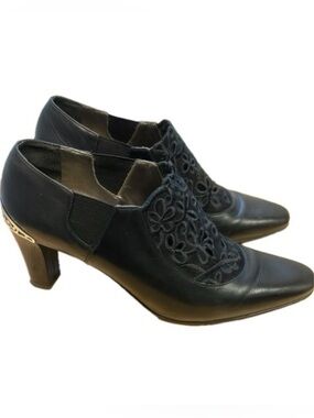 Brighton Rand Black Leather Booties Silver Scroll Metal Heel Embellishment
